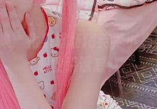 AT鲨图集：化身职场精英，小心别被她的职业装诱惑！