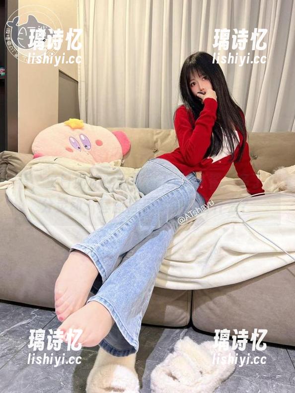 AT鲨 看,生日奶油在无圣光下的AT鲨,多了几分灵动,套图背后又隐藏着什么?