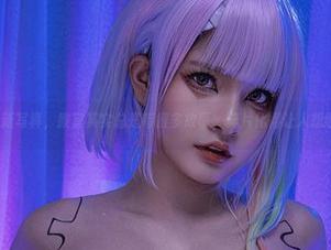 Azami最新写真，教室其实总是有很多故事，碎片化得让人想继续探索。