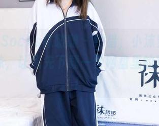 BoBoSocks袜啵啵 – 没错，小沫穿上绿色丝袜，让我先下载一份网盘里的写真吧！