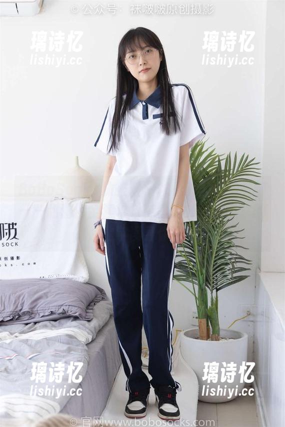 BoBoSocks袜啵啵-甜甜圈 BoBoSocks袜啵啵 - 袜子界的潮流先锋——甜甜圈全套堆堆袜套图集,别让它的名字误导你!