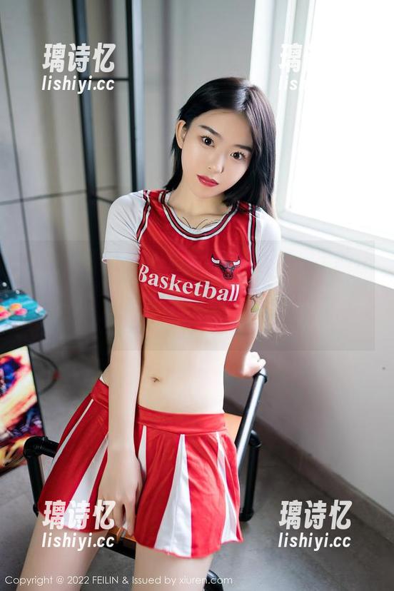 Feilin嗲囡囡-SiByl李思宁 Feilin嗲囡囡 - 写真里SiByl李思宁的红裙,好像那种夏日的微风,随意拂过,静静地散发一种,偶尔的诱惑?