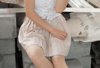 MSLASS梦丝女神 – 这组美图里，韩飞儿的粉系肉丝就像一块儿“糖”，看得我兴奋得不要不要的！