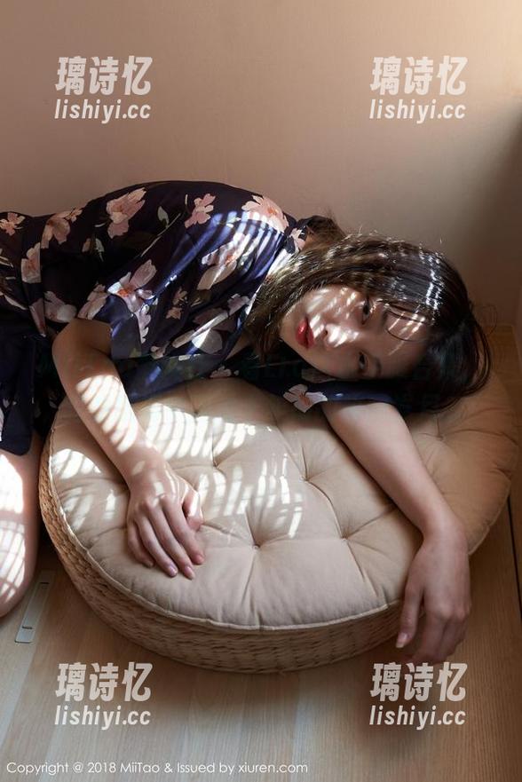 MiiTao蜜桃社 - 看Lra这水手服合集，我的脑海中闪过十年前的校园岁月...