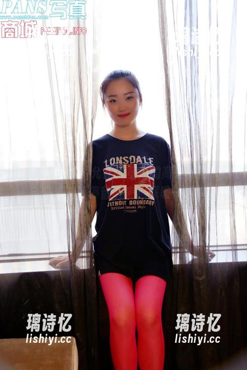 PANS写真-允儿 PANS写真 - 允儿比基尼的高清画面,你会在某一帧停留下来,深吸一口气。