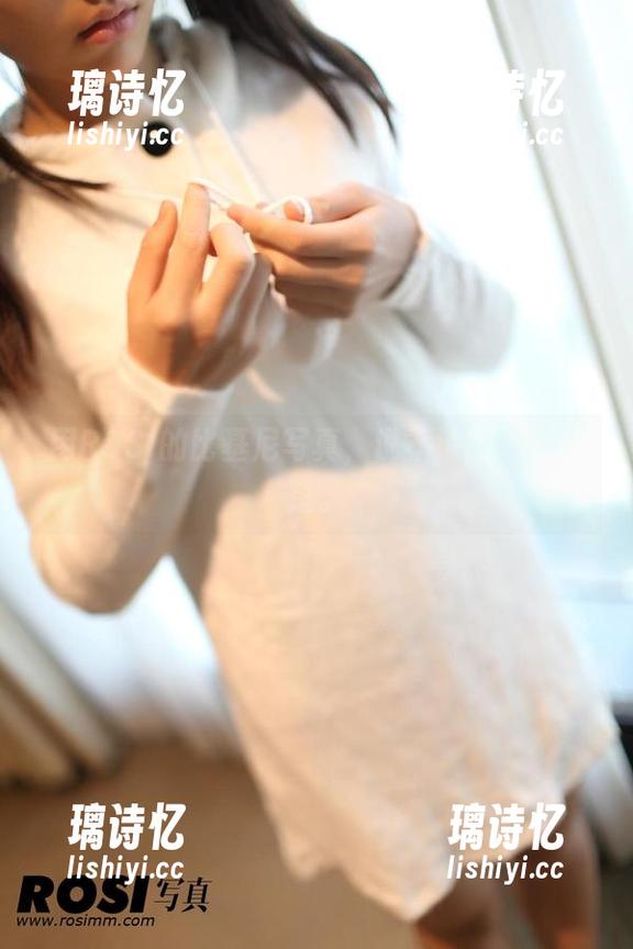 ROSI写真 用ROSI的比基尼写真,说不清的干脆利落。