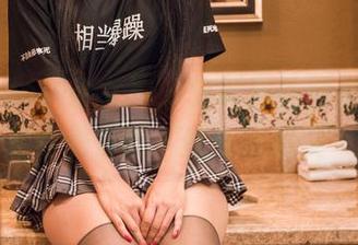 TouTiao头条女神 – 定制黑丝图集来了，秦若兮是你的‘丝袜导航仪’！