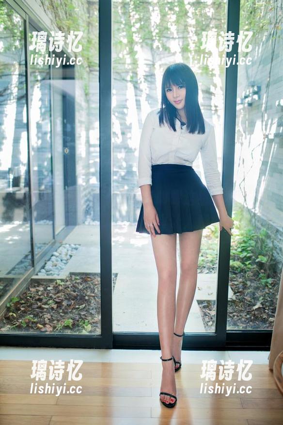 TuiGirl推女郎-王明明 TuiGirl推女郎 - 看王明明这组写真,脚型竟然成了主角,真让人意外。