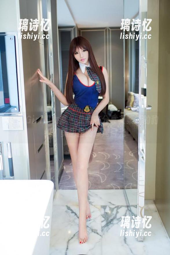 TuiGirl推女郎 - 是谁在分享艾栗栗的豹纹？美图里的深邃目光