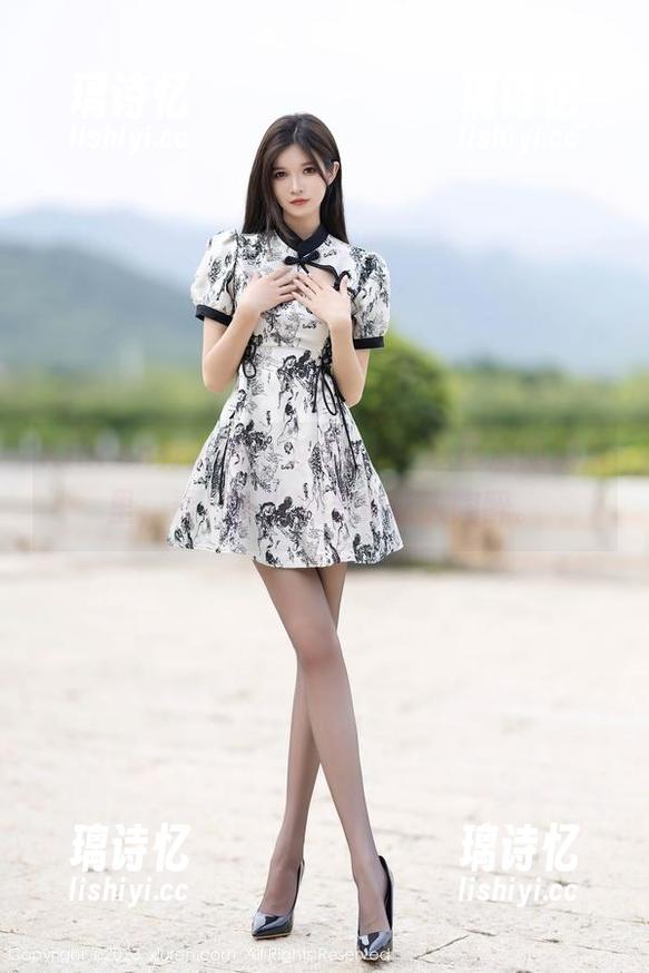 Xiuren秀人网-Sugar糖酒酒 Xiuren秀人网 - 从Sugar糖酒酒的照片里,看户外的风景真让人陶醉。