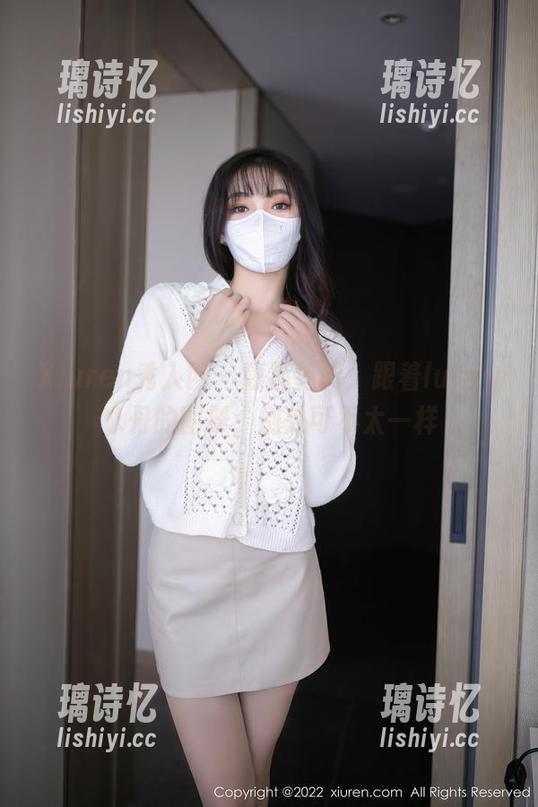 Xiuren秀人网-lucky咏丹 Xiuren秀人网 - 短裤特辑:跟着lucky咏丹的图册,别处可不太一样