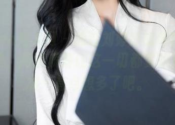 Xiuren秀人网 – 通过刘婷婷的眼睛看双人图集，高清质量让这一切都变得更加迷离…有点想多了吧。