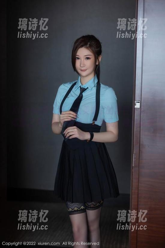 Xiuren秀人网-大美媚京 Xiuren秀人网 - 大美媚京的黑白作品:高清之中,似乎透着一丝迷乱,谁能说得清呢?