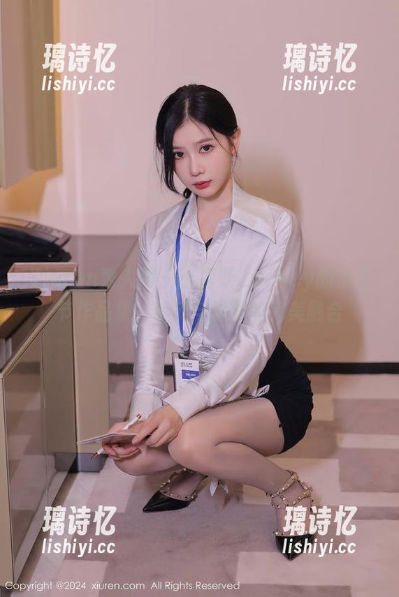Xiuren秀人网-小蛮妖_honey Xiuren秀人网 - 小蛮妖_honey的万圣节作品集,俏皮与诡异的完美融合