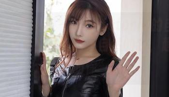 Xiuren秀人网 – 果儿victoria的自拍图集——精选“镜头前不自然的我，超自然而然的你”。