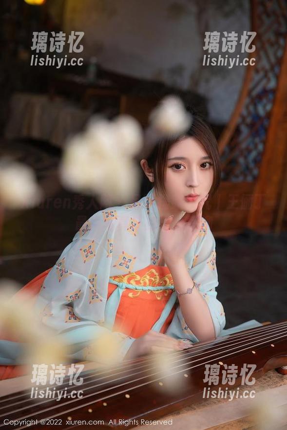 Xiuren秀人网-王俪丁 Xiuren秀人网 - 吊带摆脱魔咒丨王俪丁最新写真集的无心插柳