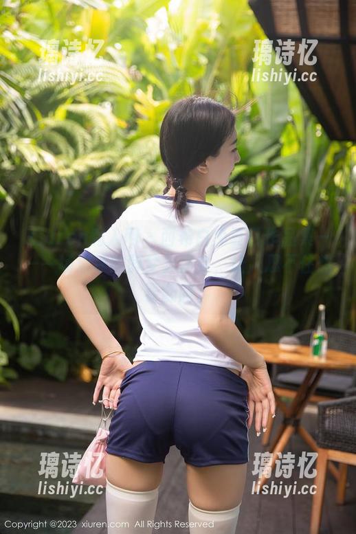 Xiuren秀人网-西希白兔 Xiuren秀人网 - 西希白兔夏日作品集——一场清凉的醉梦分享会,让人忍不住想要翻腾。
