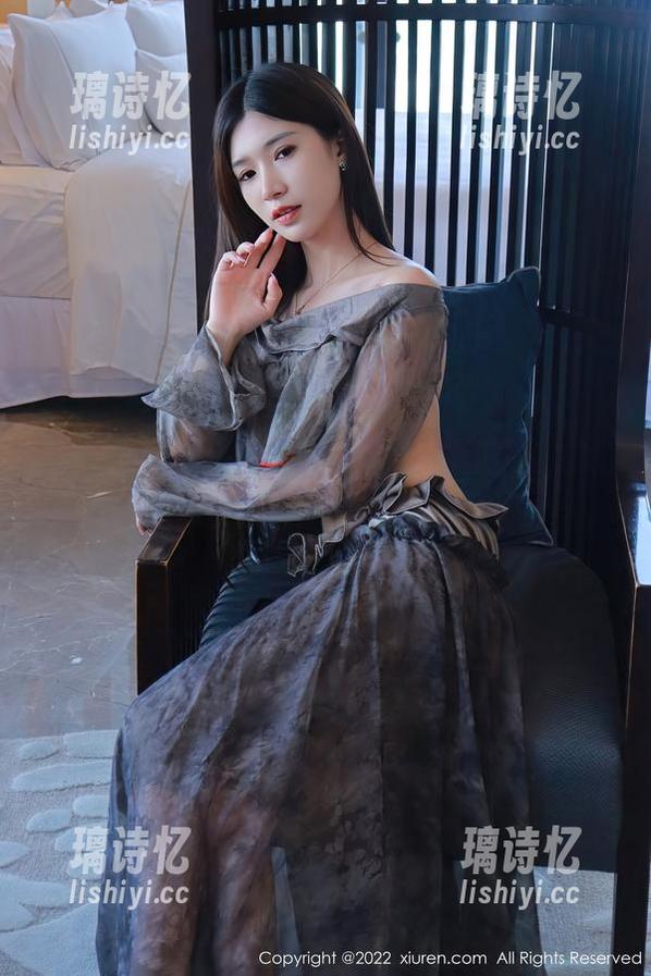 Xiuren秀人网-赵万灵 Xiuren秀人网 - 赵万灵连衣裙图集,想离的太近又不敢的纠结啊!