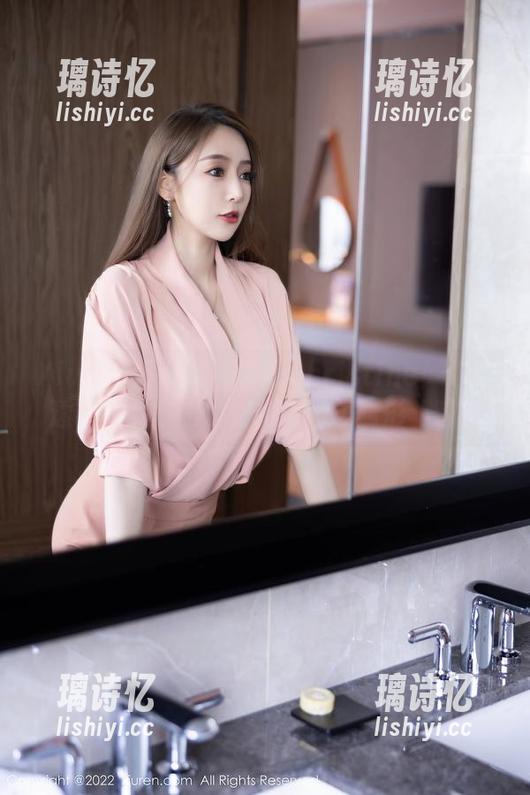 Xiuren秀人网-黄可Christine Xiuren秀人网 - 黄可Christine!你这透明作品集难道是偷偷用了隐形斗篷?