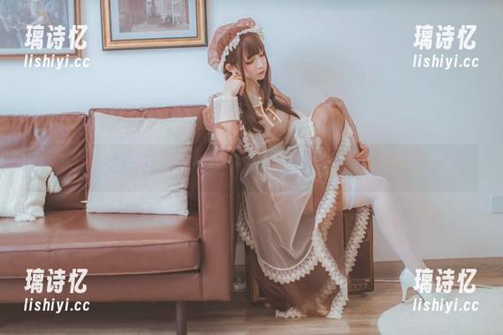 穿越到coser衣衣的清纯作品里，免费门票等你来拿！