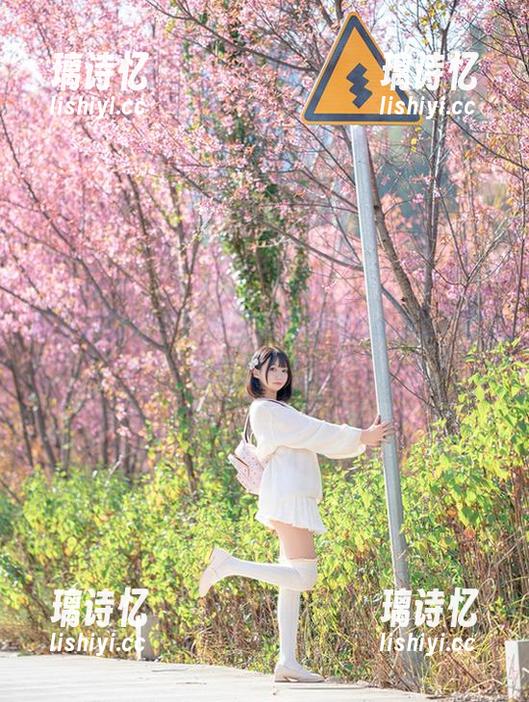 nagisa魔物喵 职业装穿起来!原图带你翻看nagisa魔物喵的图集!。