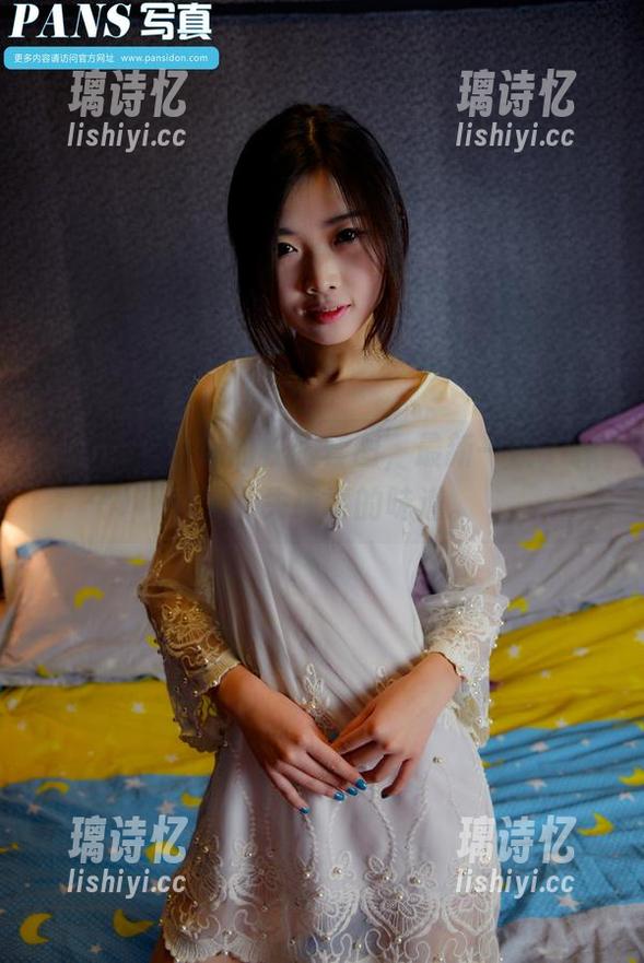 pans-小倩 pans - 小倩的校服套图,最新一辑,肆意又不失纯真的味道。