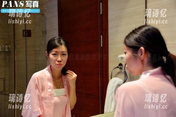 pans-默默 pans - 凡人驾到,默默现身图库分享,女王光环无处不在!