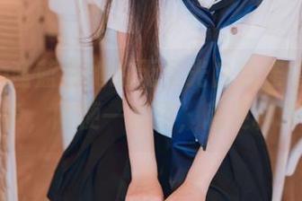 usejan蓝蓝和她的无圣光白色连帽衫谁也不想争，随便一套图，随便聊聊天。