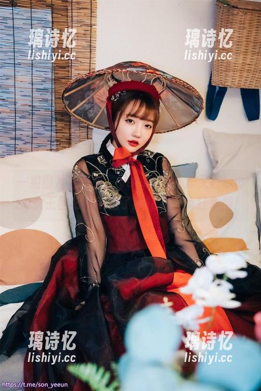 yeeun孙乐乐 一组图片看下来,yeeun孙乐乐又在Loozy女王回归中玩出了新花样,疯狂转圈!