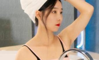丽柜 – 文欣的高跟鞋写真，分享脚踝在细跟的紧张与优雅之间的微妙舞蹈。