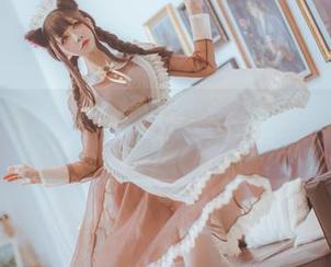 私拍出击！乖乖衣宝图包里的穹妹女仆，似乎在酝酿什么‘特别服务’？