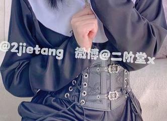 楼下运动场，二阶堂宅绘子的高清原图，有时候在蹦跳，有时候在思考