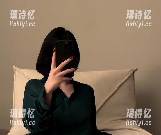 微密圈 - 零费用，保守的二舅妈护士形象大公开，美图一触即发！要注意别眨眼。