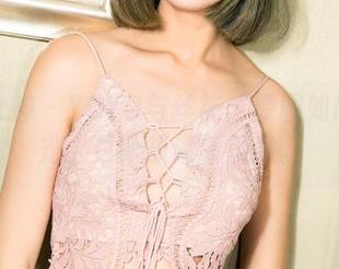 克拉女神 – YOYO与丝袜：原图如同旧时光，更新却像新篇章。