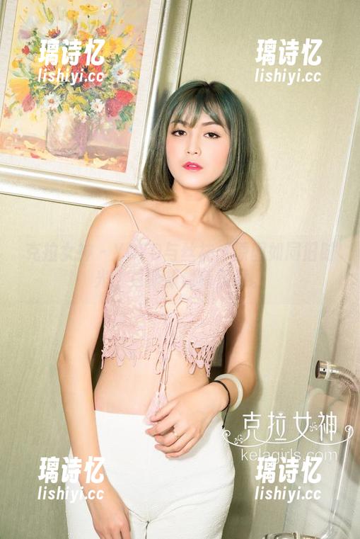 克拉女神 - YOYO与丝袜：原图如同旧时光，更新却像新篇章。