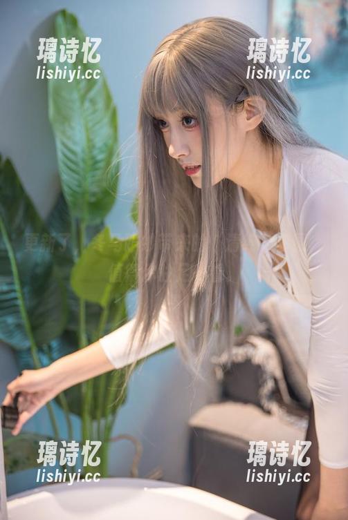 冬马路纱 更新了,冬马路纱带来的“清纯”套图,值得你驻足一看。