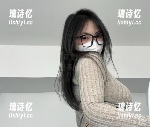 微密圈 - 白裙加持！可爱的肉巴的高清分享让你感受一丝不经意的优雅