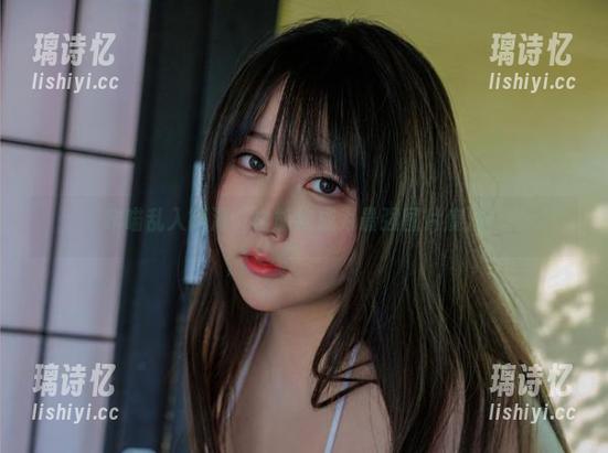 咔喵 咔喵乱入镇海,白旗袍成为最强图片魔法!