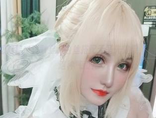 夏鸽鸽不想起床，真敢穿，白丝搭配无圣光效果，能否hold住这种气质？