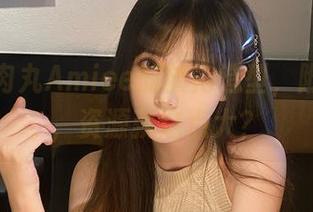 探讨大肉丸Amiee的旗袍造型，附带图包，资源就这点大？