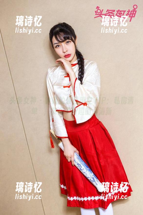 头条女神-钟晴 头条女神 - 钟晴的夏日晴空VIP:私房清单欸,集合了有趣的小清新