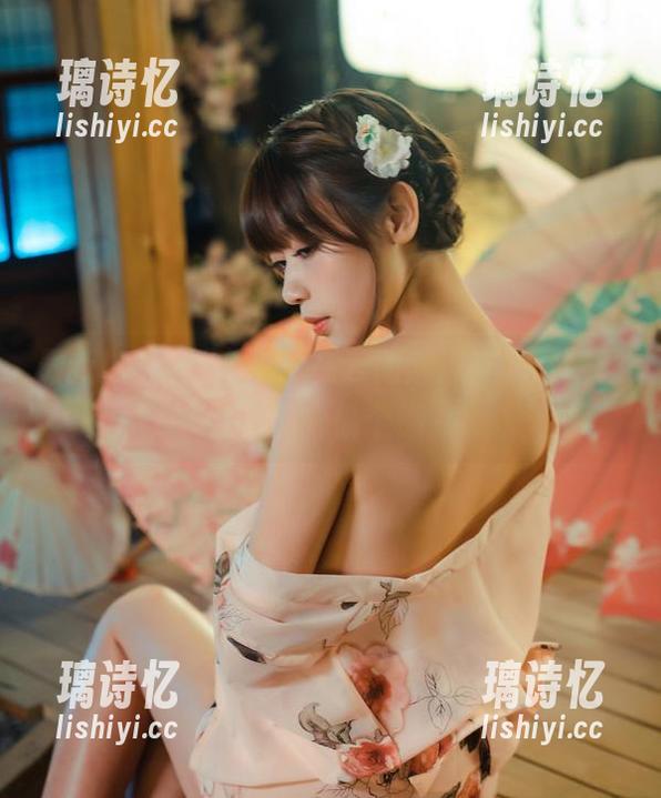 奈汐酱Nice 最新!奈汐酱Nice在云间懒洋洋,暖得让人想跑去偷个懒~