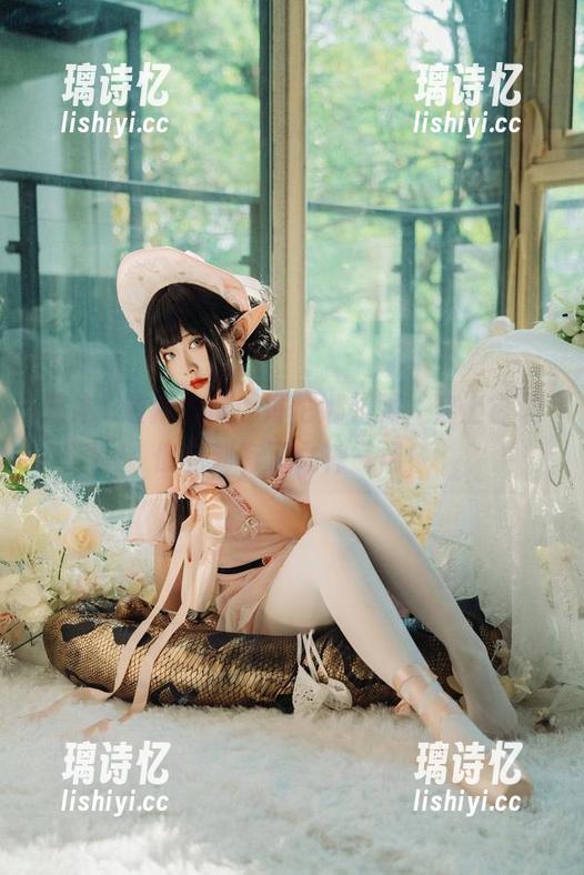 宫本桜 宫本桜最新力作:海伦娜礼服,穿上它让你立刻有了女神气场!