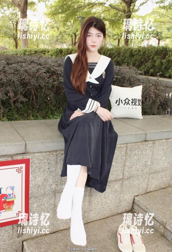 小众视觉-嘤嘤 小众视觉 - 嘤嘤说“油亮”,我则觉得这组写真画得特别墙面光滑,赞。