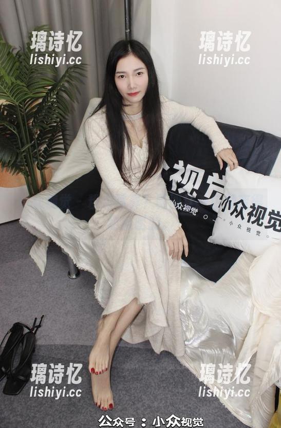 小众视觉-圆圆 小众视觉 - 粉色写真?圆圆让一切都变得甜腻腻的。