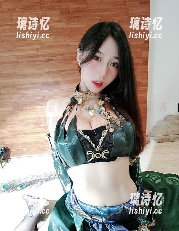 小玉吃果冻 微密圈 - 看小玉吃果冻520另类献礼,高清写真呈现的不只是外表吧?