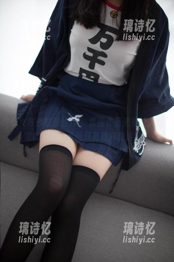 少女秩序的黑丝JK，套图作品美得让人想定制一打，谁说只有狗狗能治愈？