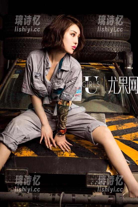 尤果网-徐梓伊 尤果网 - 看徐梓伊的御姐作品,分享那种“我能理解那种眼神吗”的小尴尬