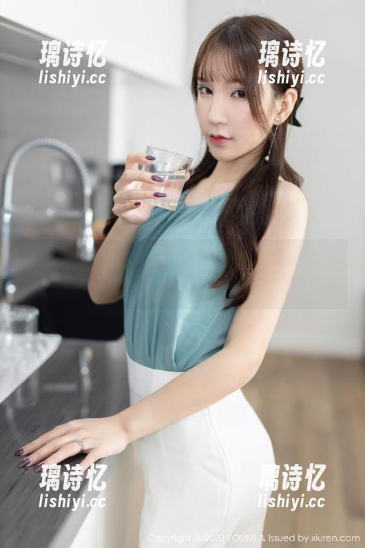 尤蜜荟 - 张思允Nice的美足降临，无圣光套图像极了走路上发光的梦想！