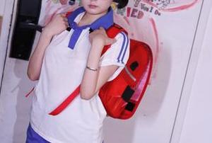 “幼水铃衣”在温泉里，体操服其实更像是可爱的洗澡神器，来看看这组写真图片！